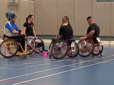 sportclub grenzeloos bewegen zeeland h1 voor het begin van de rolstoelhockey wedstrijd sportclub grenzeloos bewegen zeeland h1 voor het begin van de rolstoelhockey wedstrijd